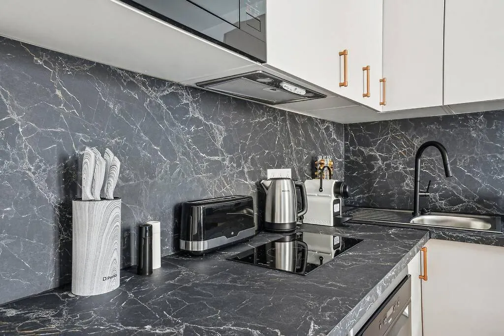 Elegant Tour Eiffel Apartment Paris 0*,